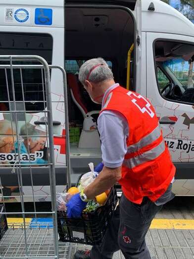 Entrega de alimentos a domicilio/TA.